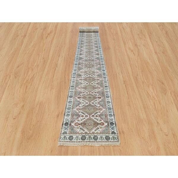 Shahbanu Rugs Ivory Shiraz Reimagined Unique Flower Rosettes Border